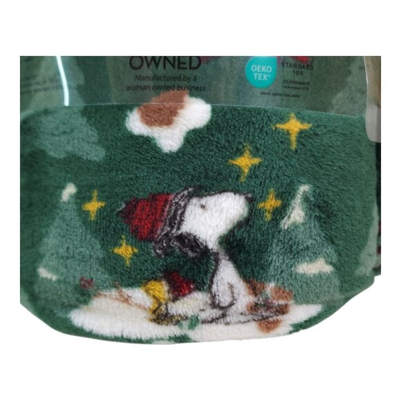 The Big One Peanuts Snoopy Christmas Plush Throw Blanket 5X6 Oversized Supersoft - Picture 5 of 14